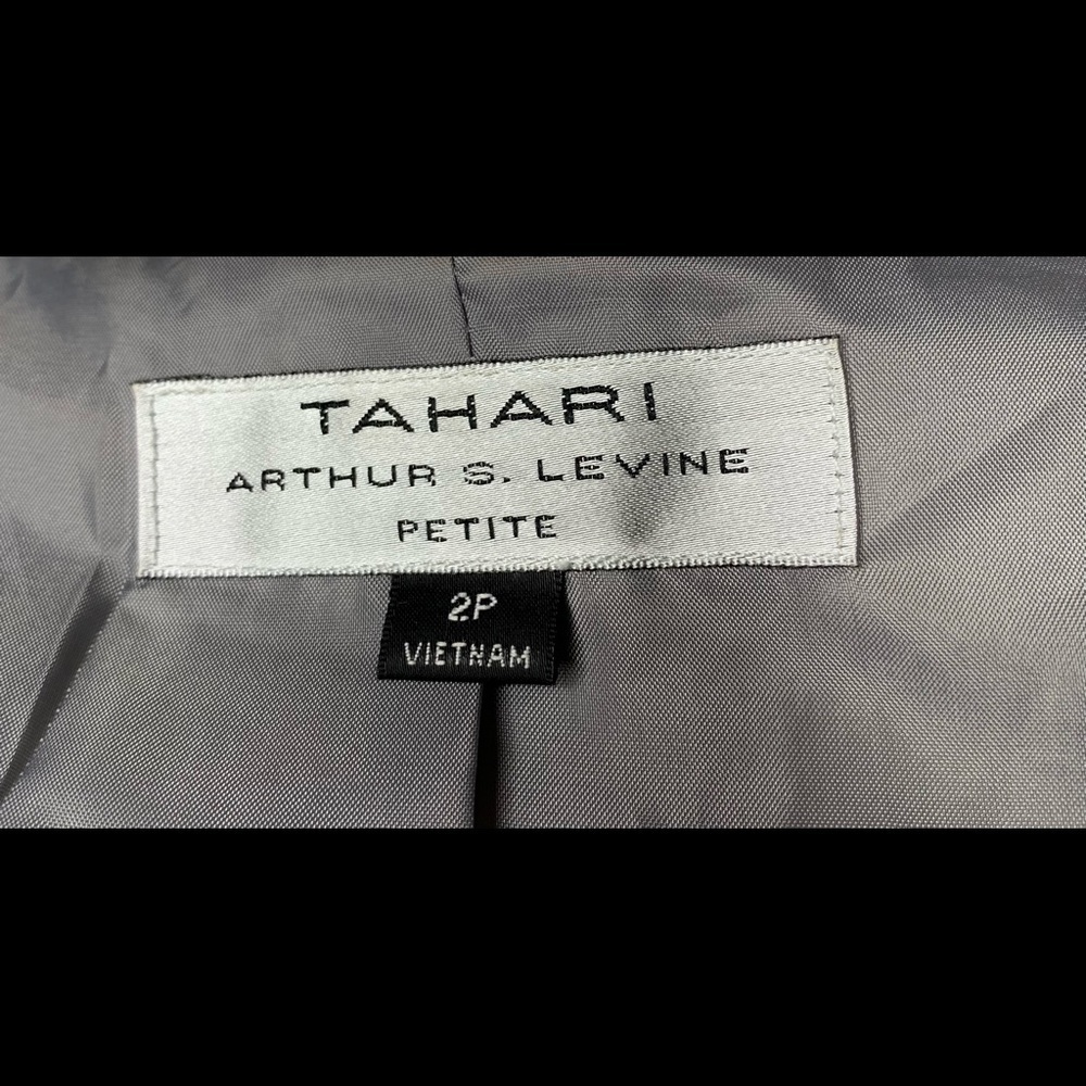 Tahari blazer - Picture 6 of 6